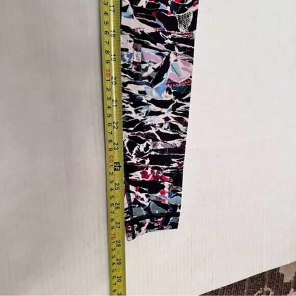 Lululemon  *  Wunder Under Tight 28" Leggings Culture Clash Multi EUC - Picture 7 of 15